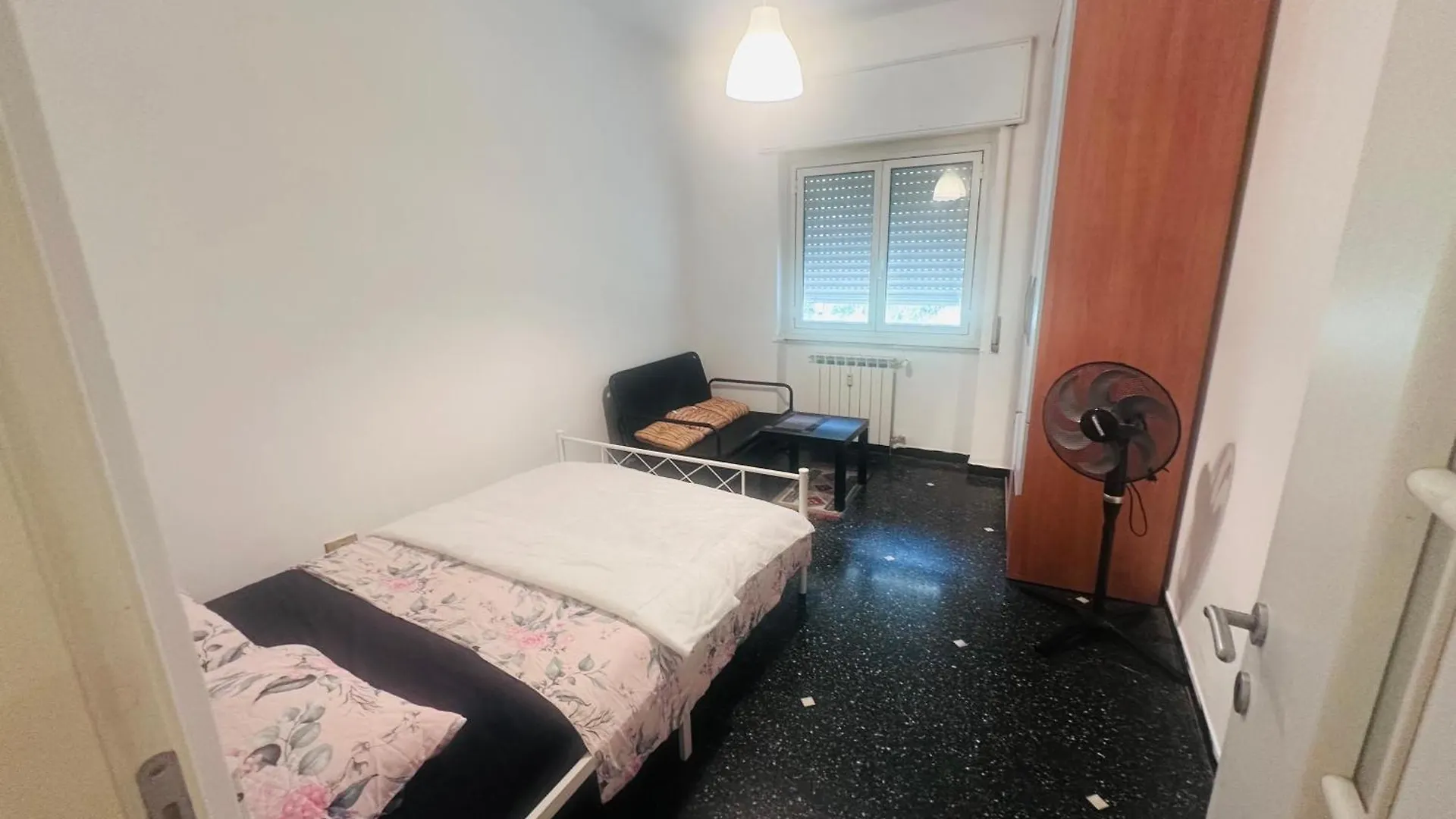 Apartment Entire 3 Bed Rooms Apartment,Centrum Genoa