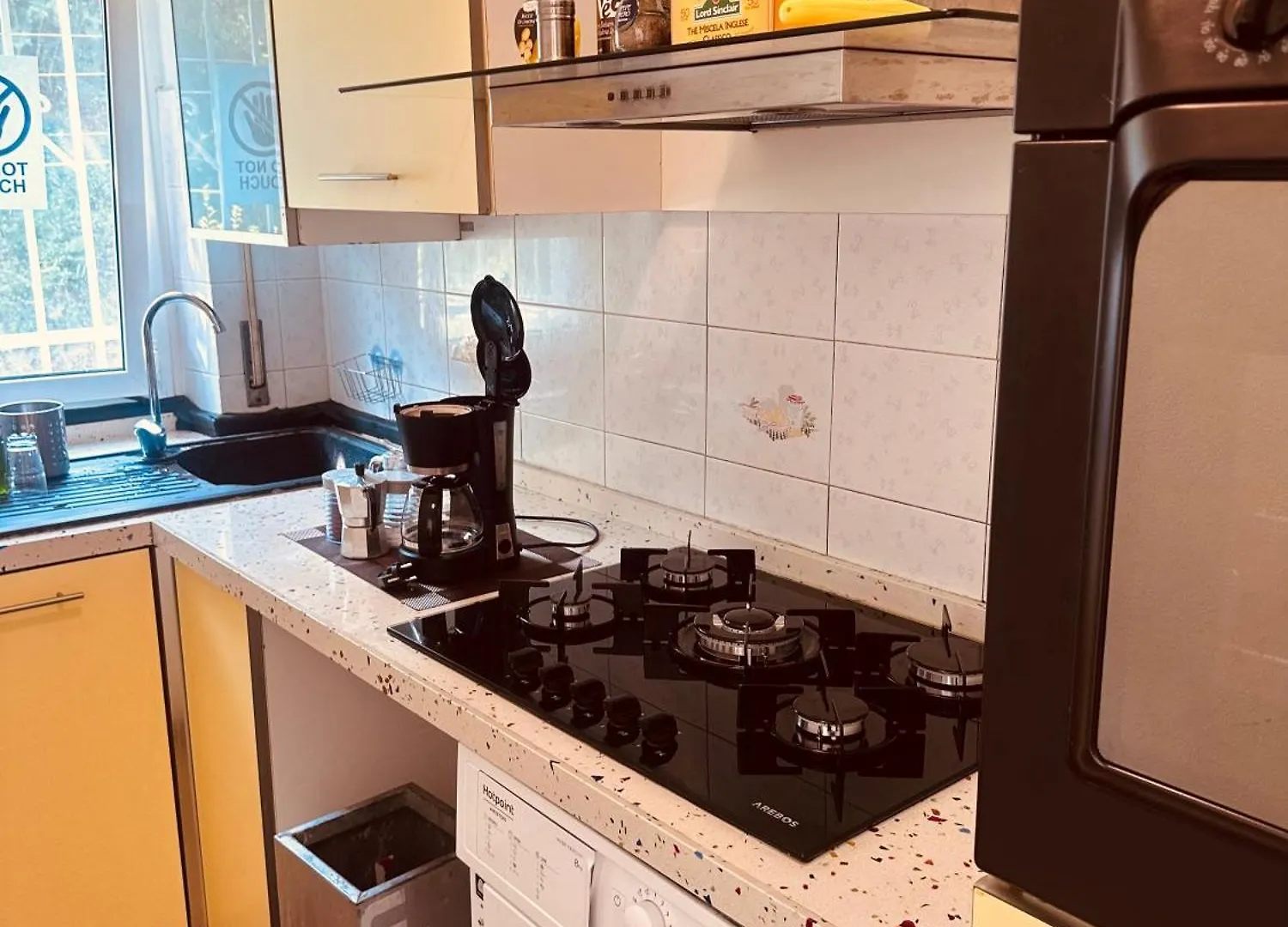 Entire 3 Bed Rooms Apartment,Centrum Genoa